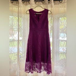 Anthropologie Donna Morgan Size 6 Lace Midi Dress in Purple
